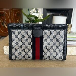 Authentic Vintage Gucci Leather and Canvas GG logo clutch bag Navy Blue Red